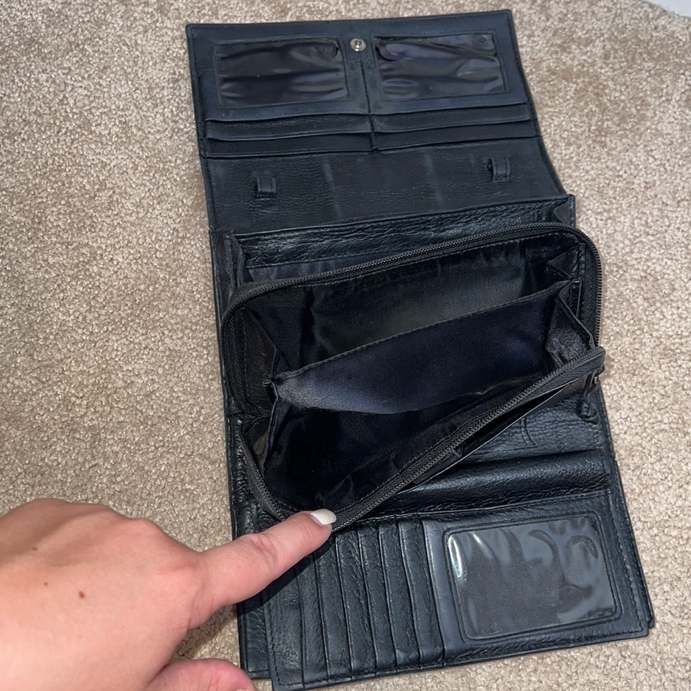 Brighton Black Textured Wallet - Picture 5 of 9